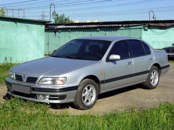 1997 Nissan Maxima Photos