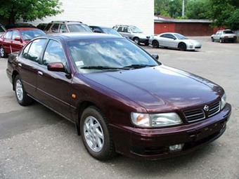 1997 Nissan Maxima Pictures