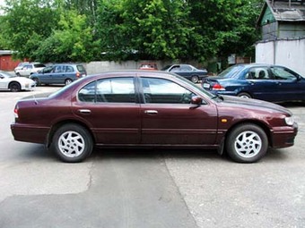 1997 Nissan Maxima Pics