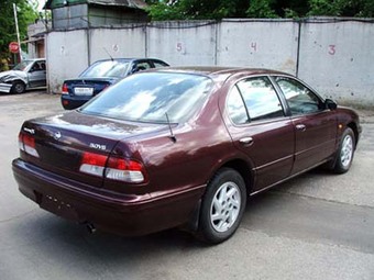 1997 Nissan Maxima Pictures