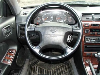 1997 Nissan Maxima Pictures