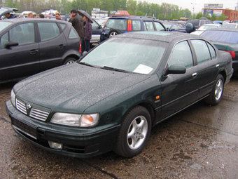 1998 Nissan Maxima Photos