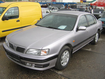 1998 Nissan Maxima Pictures