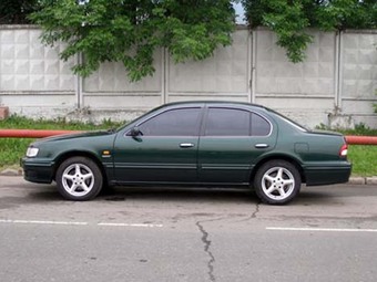 1998 Nissan Maxima Photos