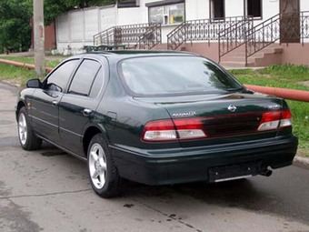1998 Nissan Maxima Photos