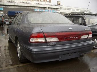 1998 Nissan Maxima Photos