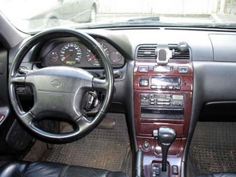 1998 Nissan Maxima Photos