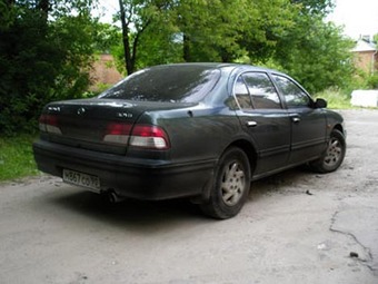 1999 Nissan Maxima Pictures