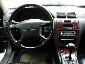 1999 Nissan Maxima Photos