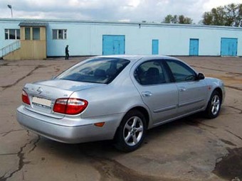 2000 Nissan Maxima Photos