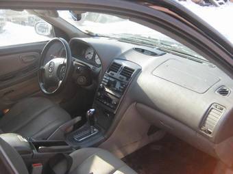 2000 Nissan Maxima Pics