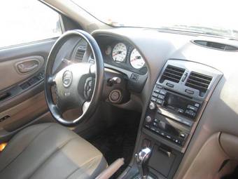 2000 Nissan Maxima Photos