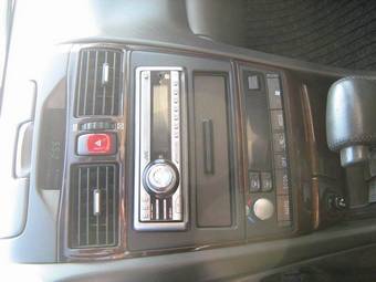 2000 Nissan Maxima Photos