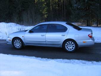 2000 Nissan Maxima Pictures