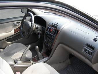 2000 Nissan Maxima Photos