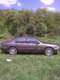 2000 Nissan Maxima Photos