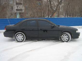 2000 Nissan Maxima Photos