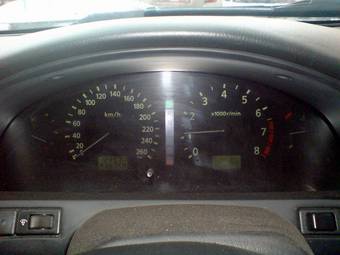 2000 Nissan Maxima Photos