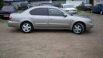2000 Nissan Maxima Photos