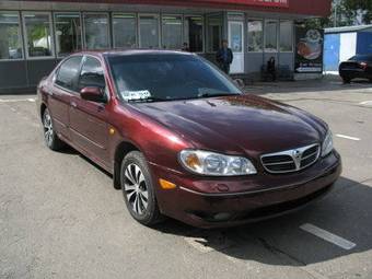 2000 Nissan Maxima Photos