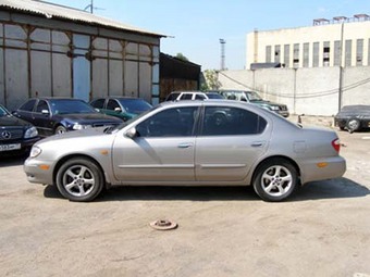 2002 Nissan Maxima Photos