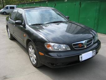 2004 Nissan Maxima Pictures