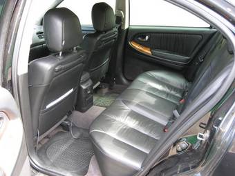 2004 Nissan Maxima Images