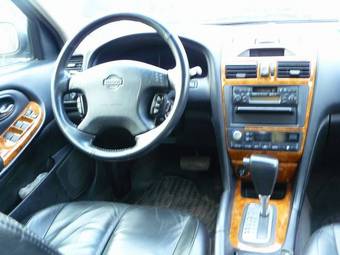 2004 Nissan Maxima Images
