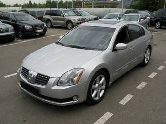 2004 Nissan Maxima Photos