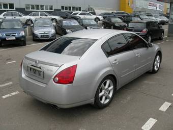 2004 Nissan Maxima Photos