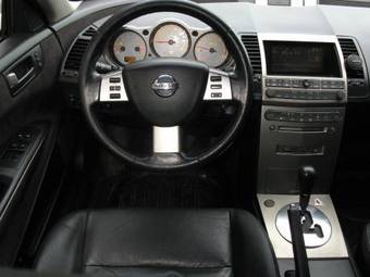 2004 Nissan Maxima Pictures