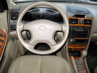 2005 Nissan Maxima Photos