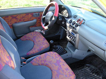 1999 Nissan Micra Images