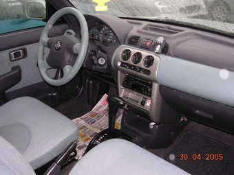 2001 Nissan Micra Pics