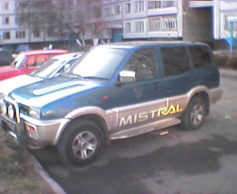 Nissan Mistral