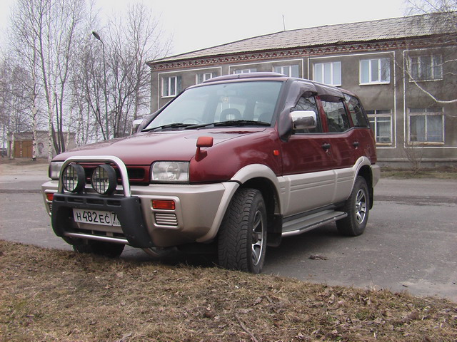 1995 Nissan Mistral