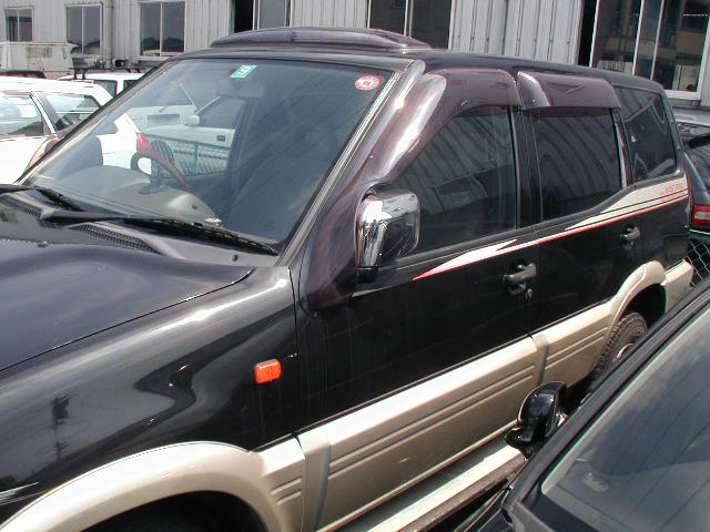 1995 Nissan Mistral Pictures