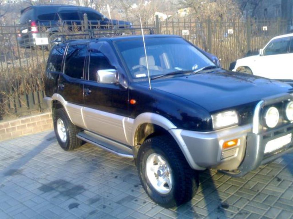 1996 Nissan Mistral