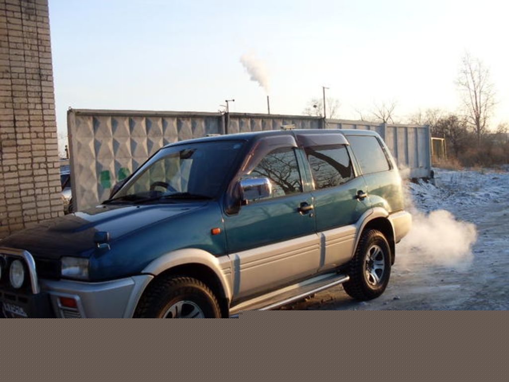 1996 Nissan Mistral