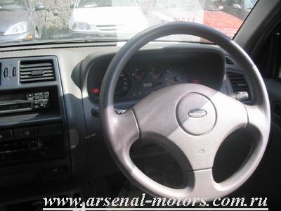 1996 Nissan Mistral Pics
