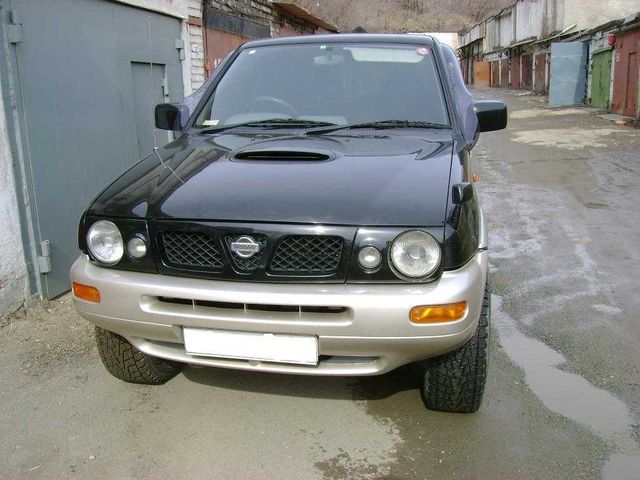 1997 Nissan Mistral