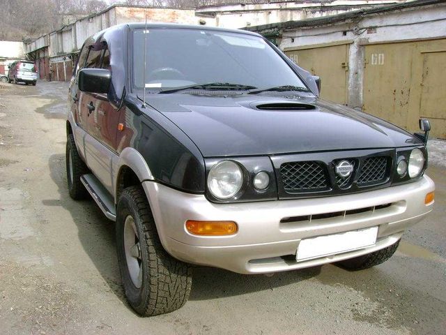 1997 Nissan Mistral