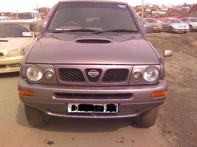 1998 Nissan Mistral