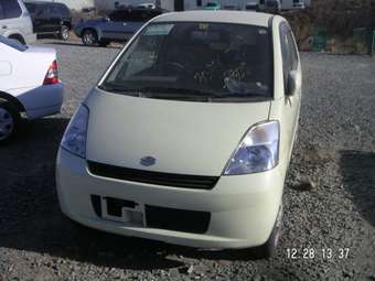 2002 Nissan Moco Pictures