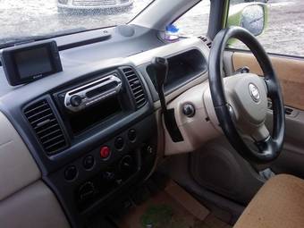 2002 Nissan Moco Pictures