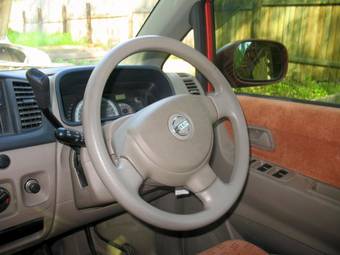 2004 Nissan Moco Photos