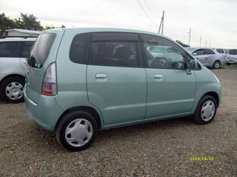 2005 Nissan Moco Pictures