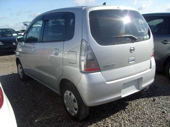 2005 Nissan Moco Pictures