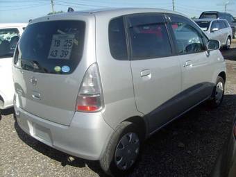 2005 Nissan Moco Pictures