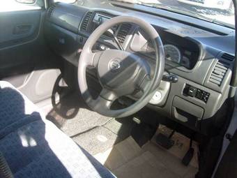 2005 Nissan Moco Photos